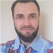 Professor com mais de 15 anos de experiência no ensino do idioma Espanhol